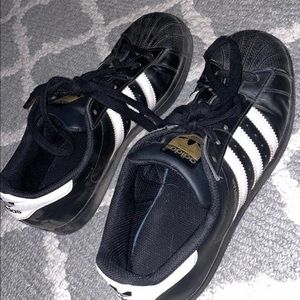 Adidas superstars